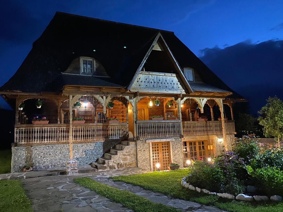 Casa Chira Otel Vişeu de Sus Dış mekan fotoğraf