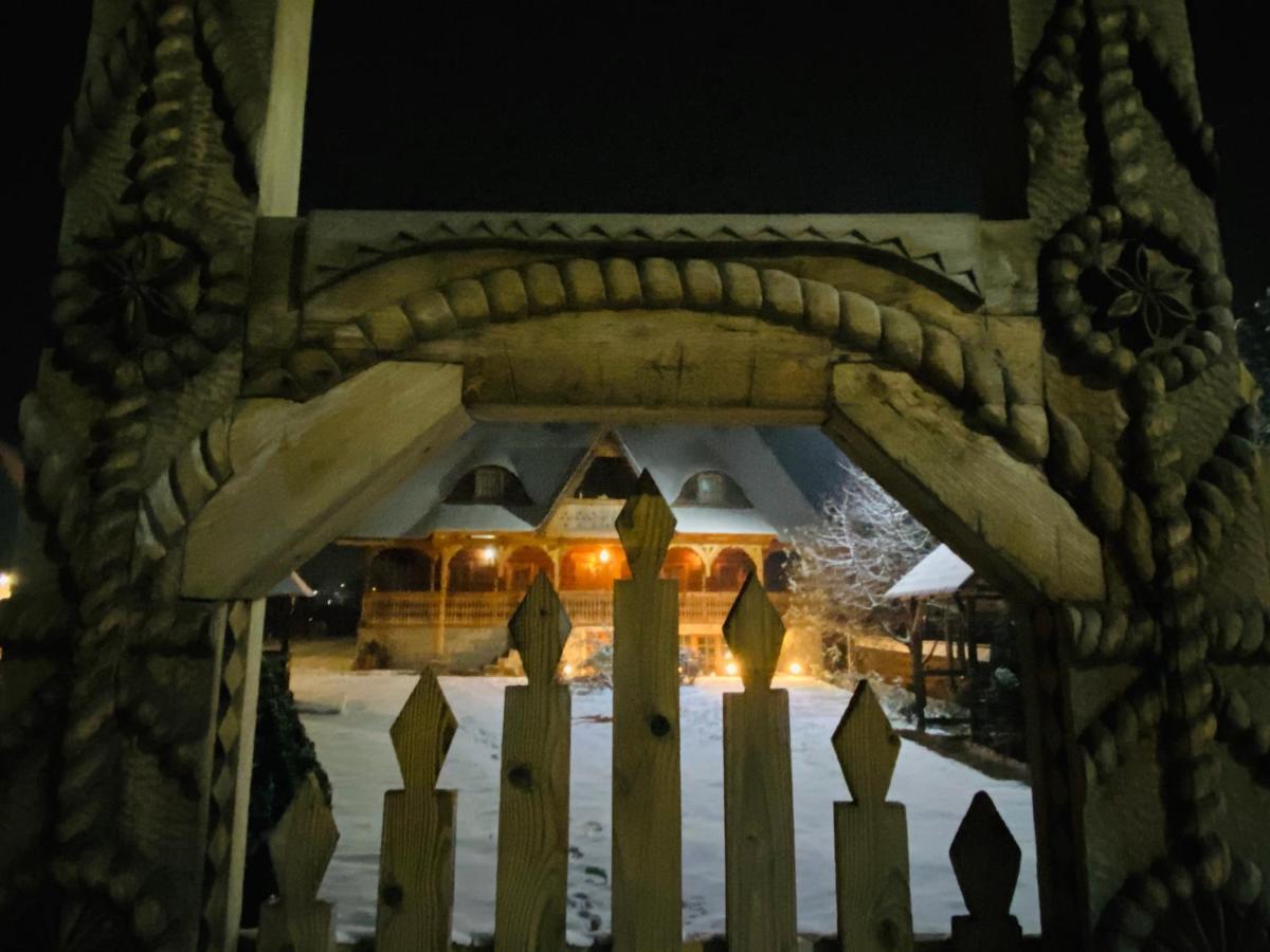 Casa Chira Otel Vişeu de Sus Dış mekan fotoğraf
